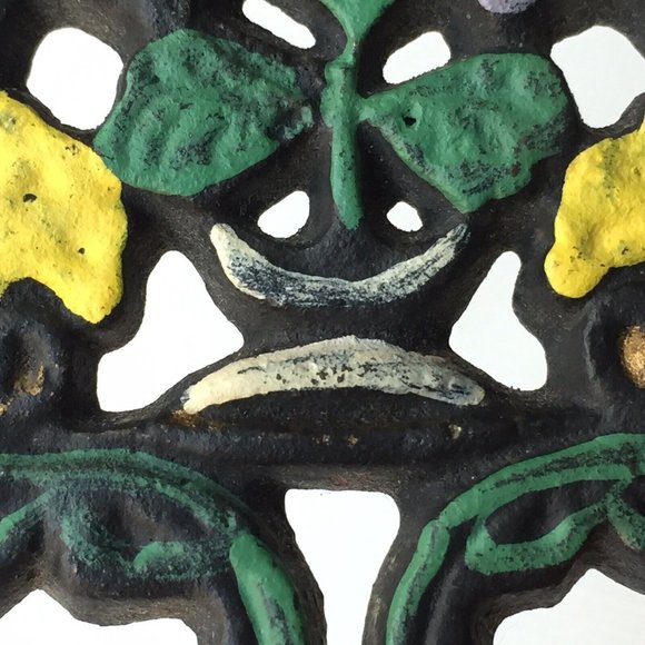 Small Cast Iron Metal Trivet Wall Hanging Spoon Rest Floral Flower Painted Vtg - Picture 12 of 12